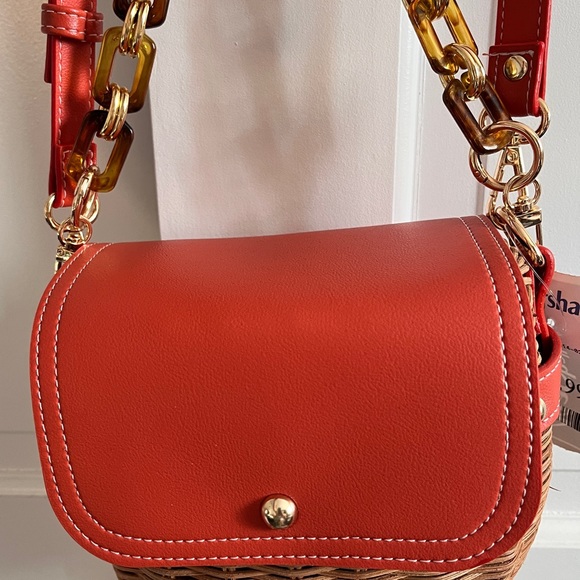 Tommy Bahama - Picture 2 of 4